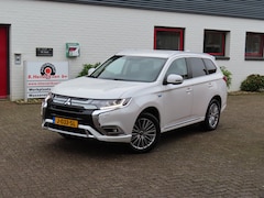 Mitsubishi Outlander - 2.4 DOHC PHEV 240pk 4WD Aut Intense/ Afneembare trekhaak/ Parelmoer wit/ Stoelverwarming/