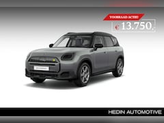 MINI Countryman - SE ALL4 Classic Trim | M Plus pakket | Trekhaak | 18 Inch LM | Dak- en spiegels in zwart