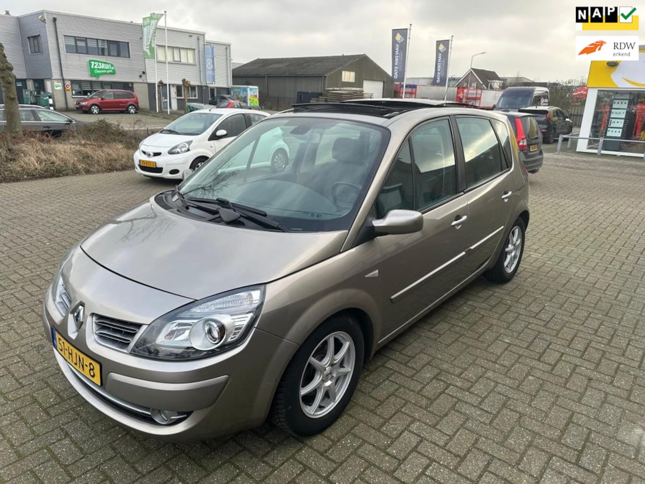 Renault Scénic - 1.6-16V Business Line / Navi / Pano / NAP / Automaat - AutoWereld.nl