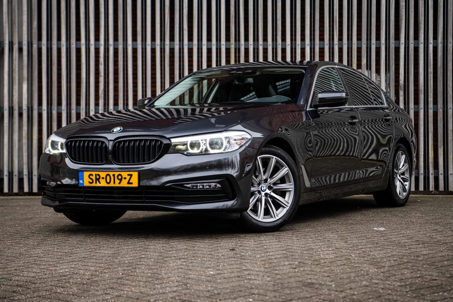 BMW 5-serie - 520i 184pk AUT. Executive Sport Line|NL-AUTO| LED|Navi|18''|Carplay|ClimateControl|CruiseC - AutoWereld.nl