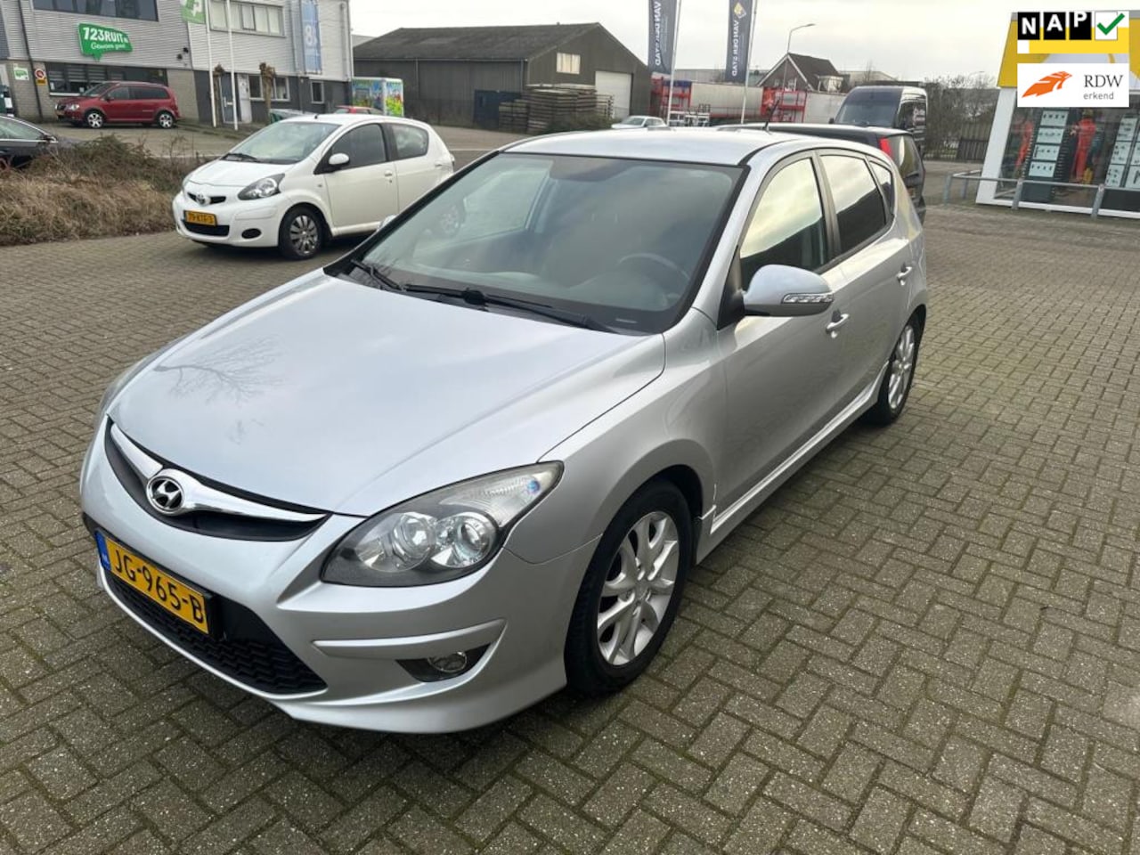 Hyundai i30 - 1.4i Blue Active Cool / Stoelververwarming / Clima / Half Leer - AutoWereld.nl