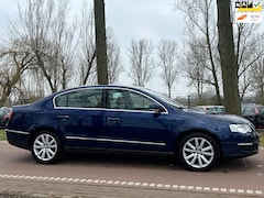 Volkswagen Passat - 2.0 FSI Highline AIRCOLEDER/ALCANTARAAPKKOOPJE