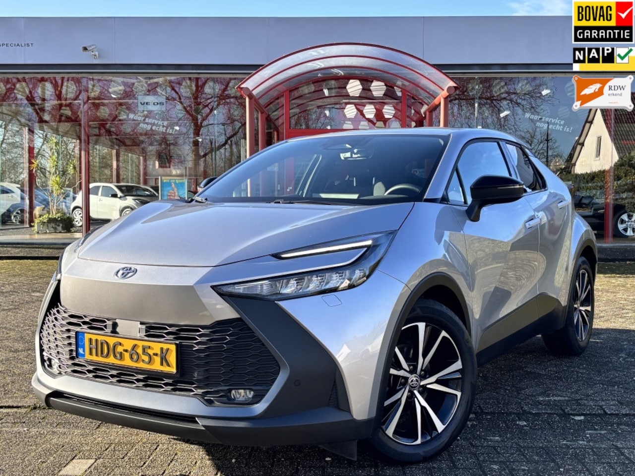 Toyota C-HR - 1.8 Hybrid Automaat 140 First Edition | Stoelverwarming | Naviga - AutoWereld.nl