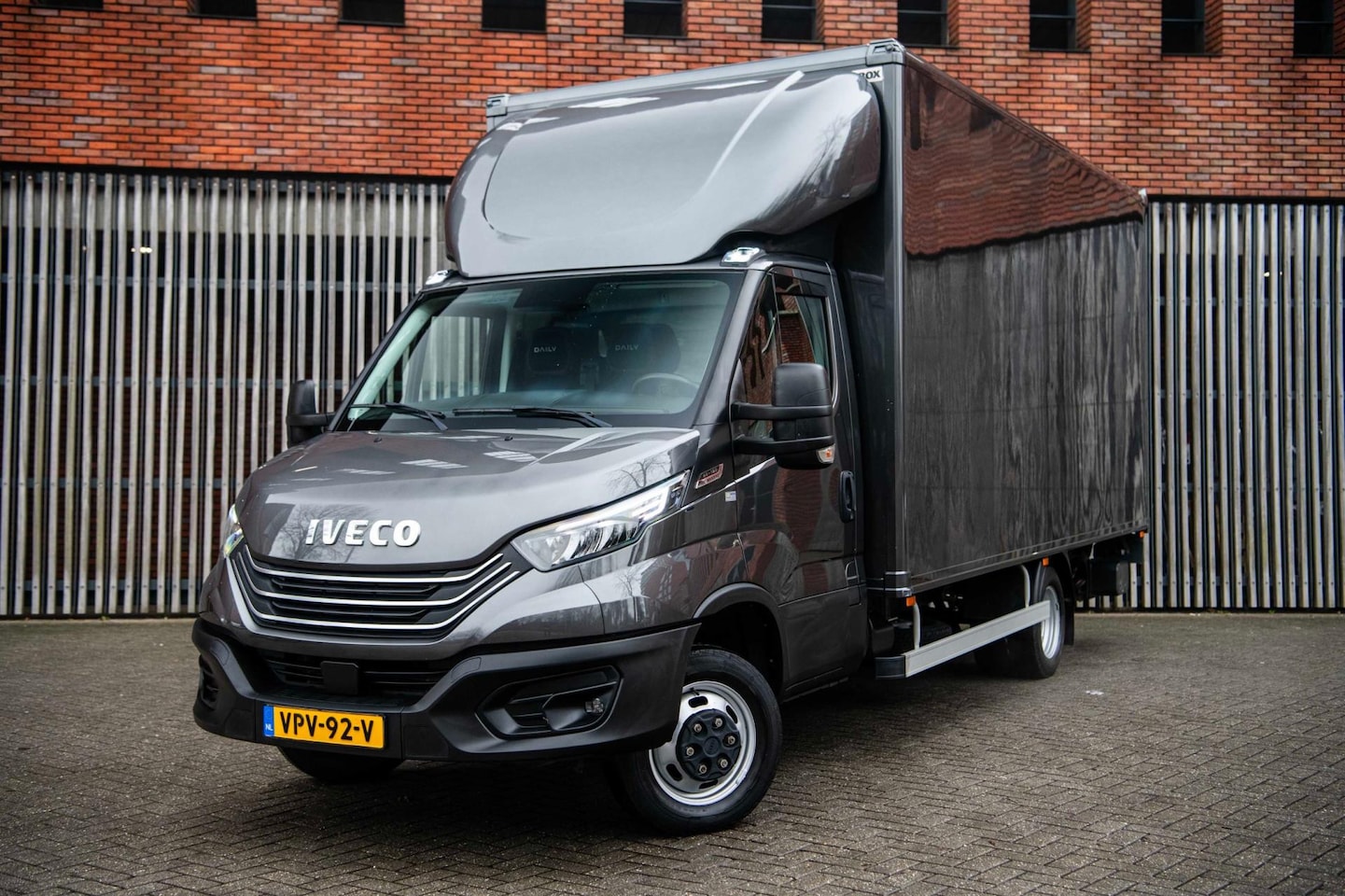 Iveco Daily - 50C16 160pk AUT. HiMatic BAKWAGEN | DUBBEL LUCHT|Navi|DAB+|NL-AUTO|3-Pers.|LAADKLEP| - AutoWereld.nl