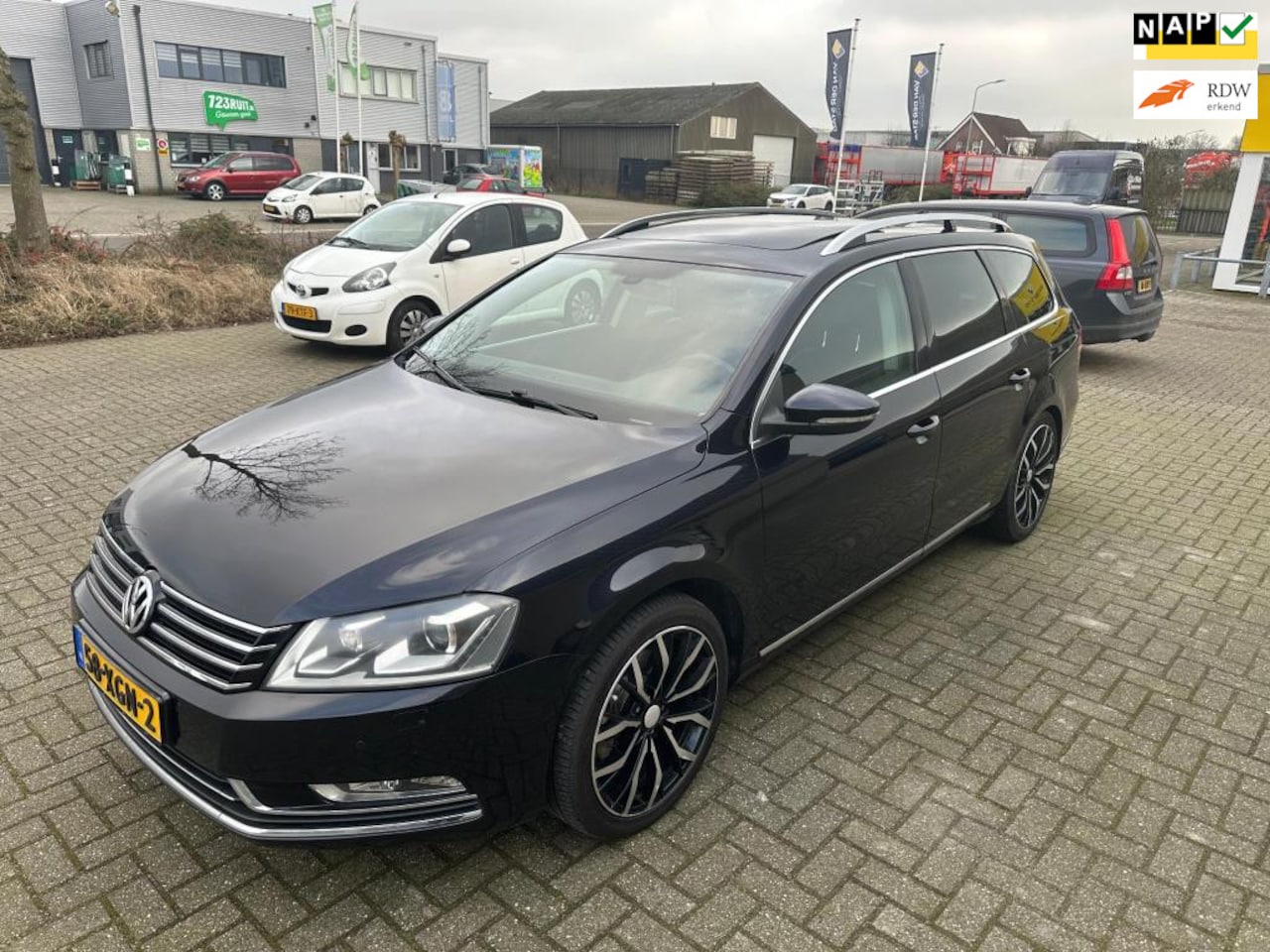 Volkswagen Passat Variant - 1.4 TSI High Executive Line BlueMotion /Pano/Ketting vervangen / Voorruitverwarming/2de ei - AutoWereld.nl