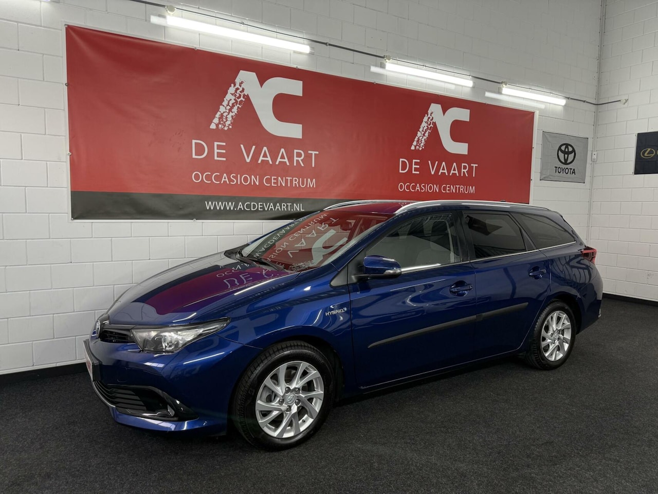 Toyota Auris Touring Sports - 1.8 Hybrid - FACELIFT/NAVI/CAM - AutoWereld.nl