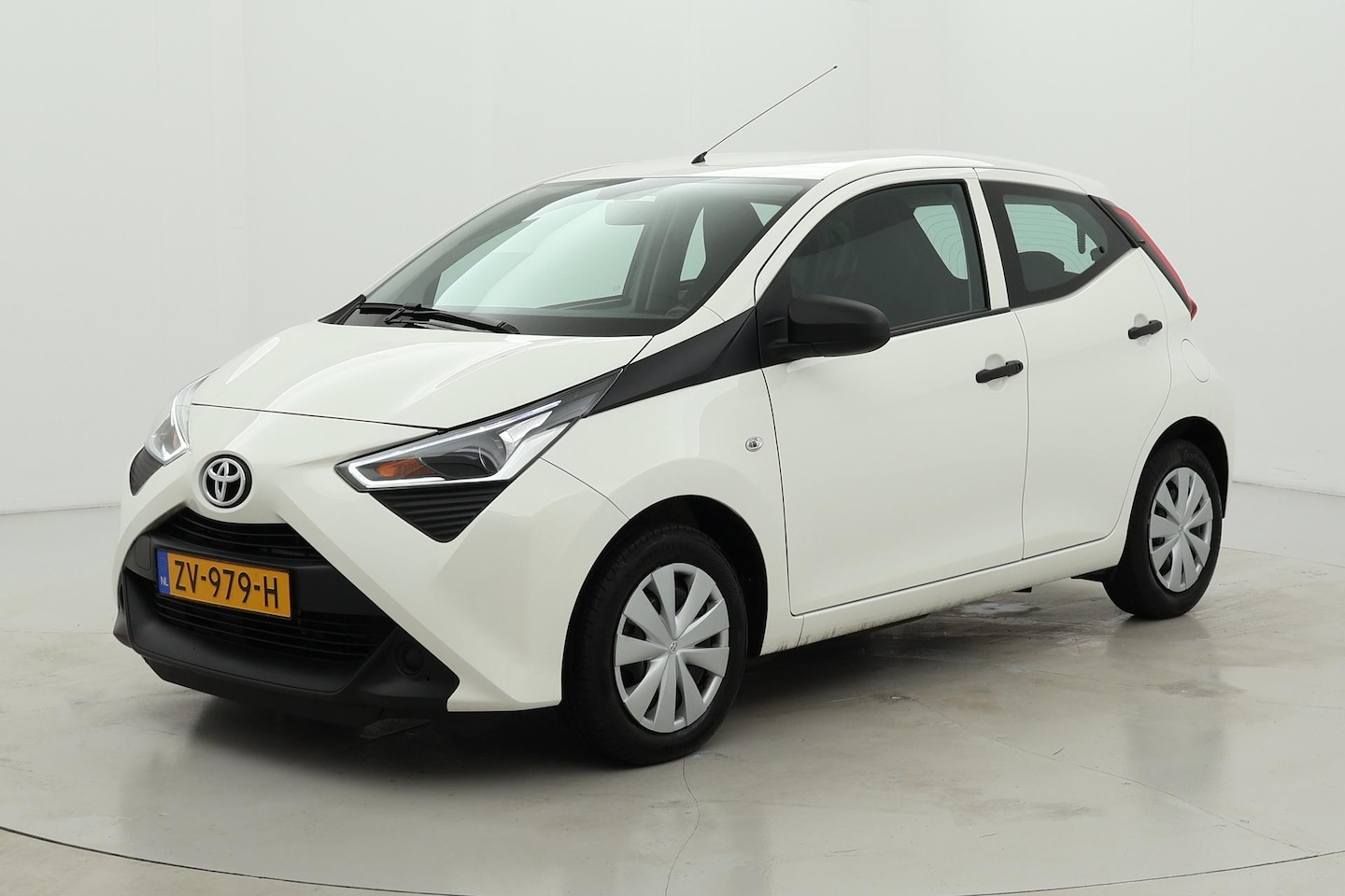 Toyota Aygo - 1.0 VVT-i x-fun | Airco - AutoWereld.nl