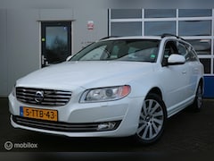 Volvo V70 - 2.0 D4 Nordic+ AUTOMAAT/LEDER/XENON/TREKHAAK/NAP