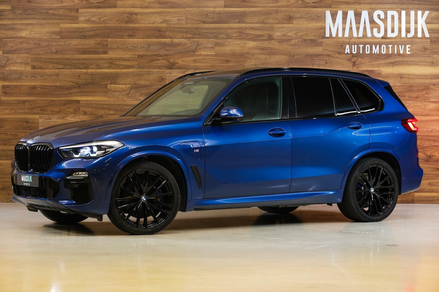 BMW X5 - xDrive45e High Exe|Individual|Skylounge|M Seats|Pano| - AutoWereld.nl