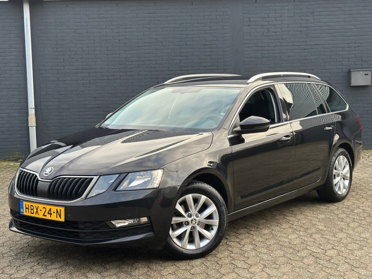 Skoda Octavia Combi - 1.0 TSI Bns Edition, Navi, Stoelverwarming, Carplay, Trekhaak Af - AutoWereld.nl