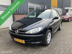 Peugeot 206 - 1.4 One-line ZEER NETJES