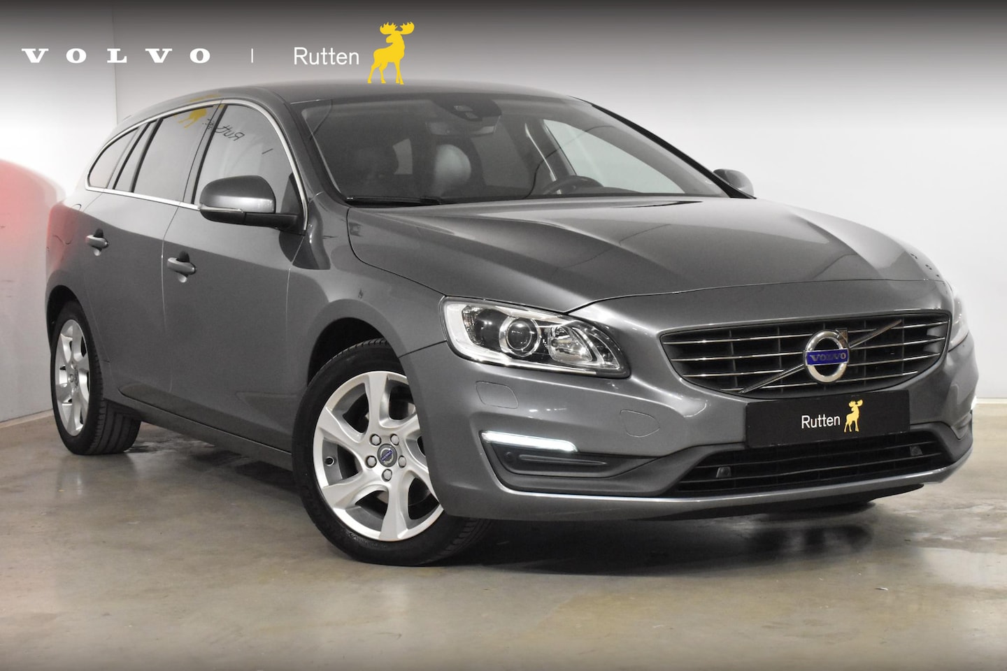 Volvo V60 - T2 122PK Automaat Summum / Xenon / Leer / Donker getint glas / Navigatie / - AutoWereld.nl