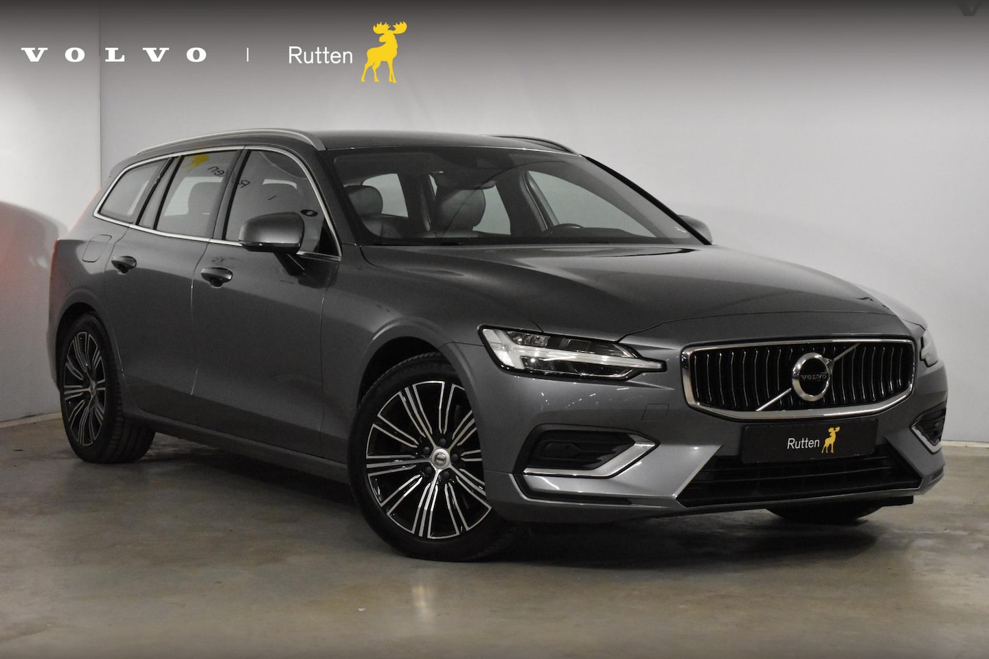 Volvo V60 - T6 310PK Automaat AWD Inscription /  Intellisafe / Scandinavian line / Stand kachel / Came - AutoWereld.nl