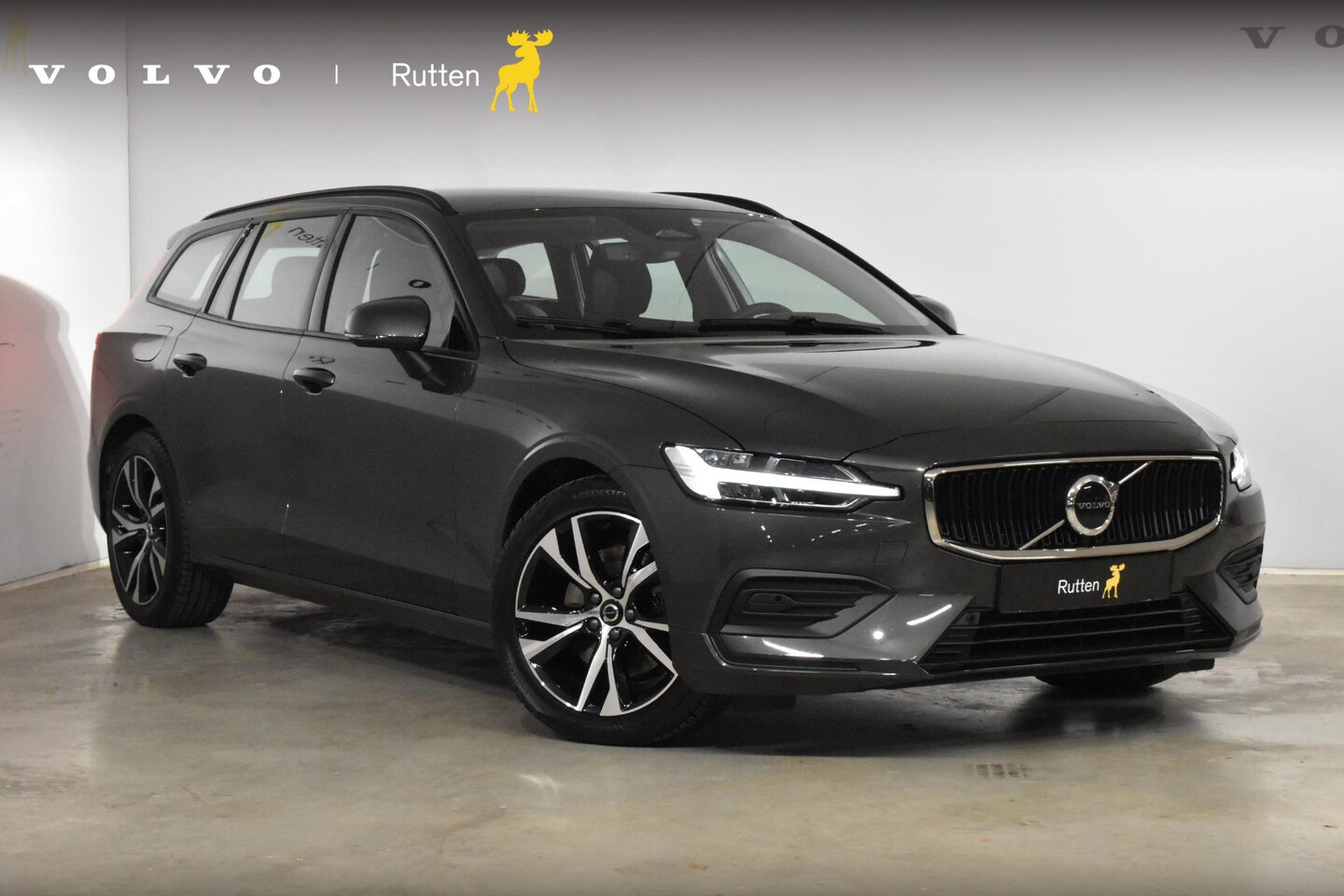 Volvo V60 - B3 177PK Automaat Essential Edition Volvo V60 B3 163PK Essential Edition / Navigatie / Cam - AutoWereld.nl