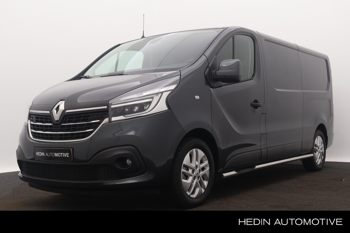 Renault Trafic - 2.0 dCi 145 T29 L2H1 Luxe | Trekhaak | Airconditioning | Cruise control - AutoWereld.nl