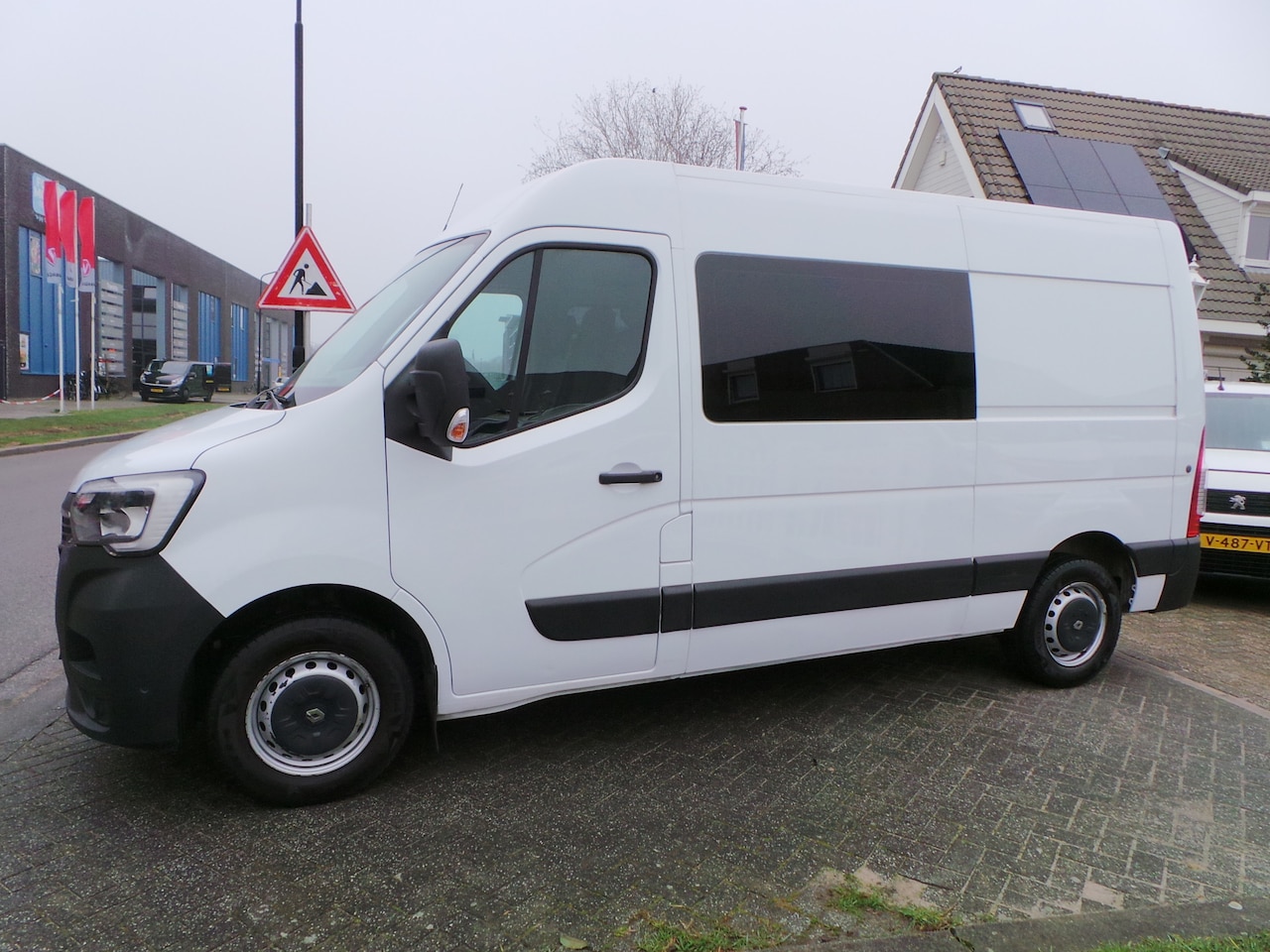 Renault Master - T35 2.3 dCi 135 L2H2 DC 7 persoons,Airco,Cruise,Pdc NW - AutoWereld.nl