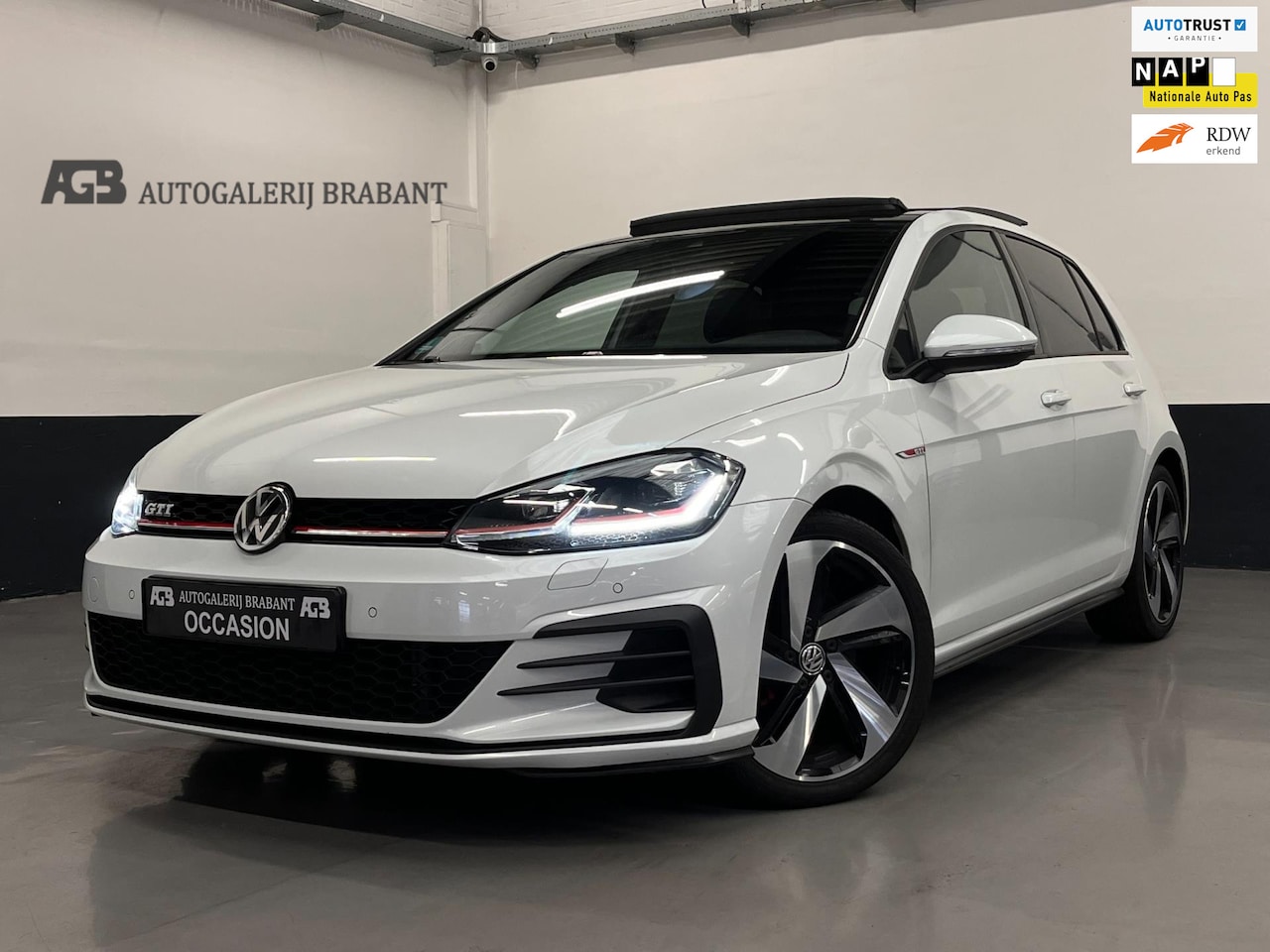 Volkswagen Golf - 2.0 TSI GTI Performance Pano/Virtual/Camera/Carplay - AutoWereld.nl