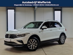 Volkswagen Tiguan - 1.5 TSI Life | trekhaak | stuur- stoelverwarming | ACC