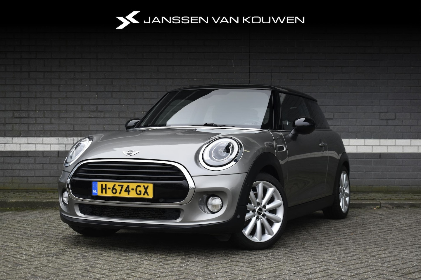 MINI Cooper - Mini 1.5 Chili Business / LED / Stoelverwarming / Sportstoelen / PDC / Navi - AutoWereld.nl