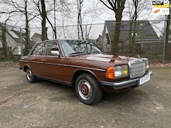 Mercedes-Benz 200-280 (W123) - 230 E, automaat, roestvrij, slechts 89.000 km