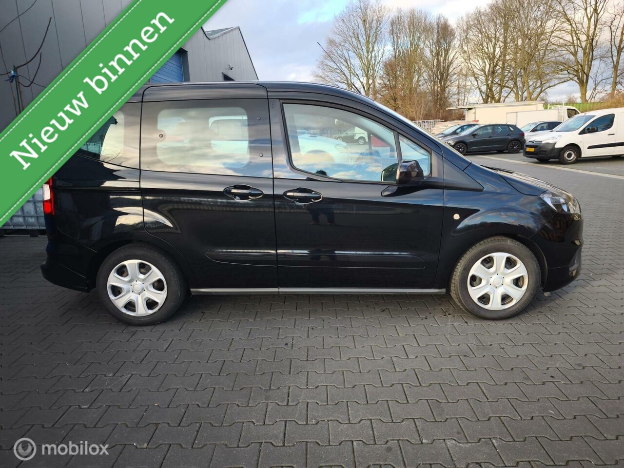 Ford Tourneo Courier - 1.0 / 2019 / Titanium / New Editions / - AutoWereld.nl