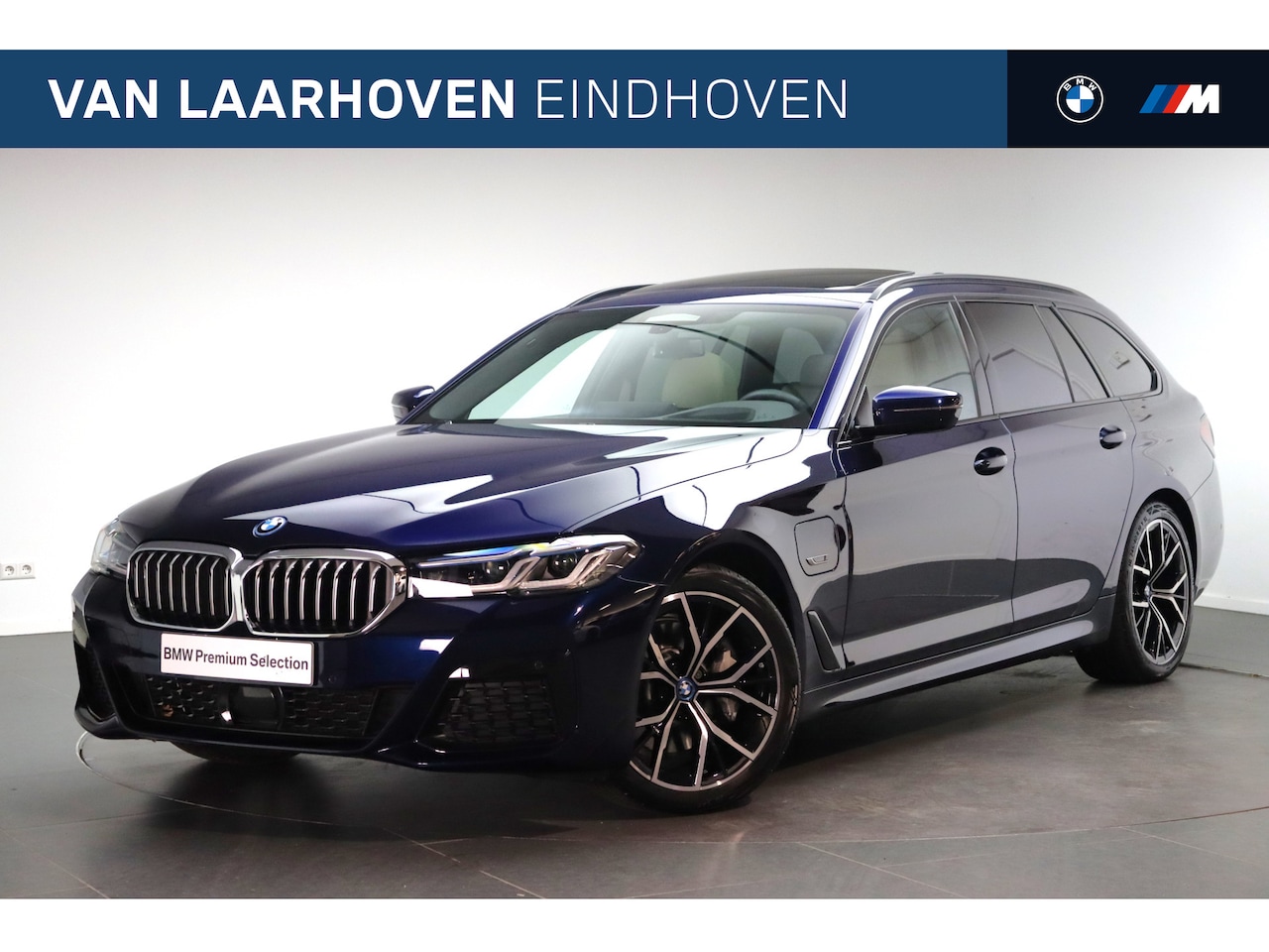 BMW 5-serie Touring - 530e High Executive M Sport Automaat / Panoramadak / Trekhaak / Stoelverwarming voor + ach - AutoWereld.nl