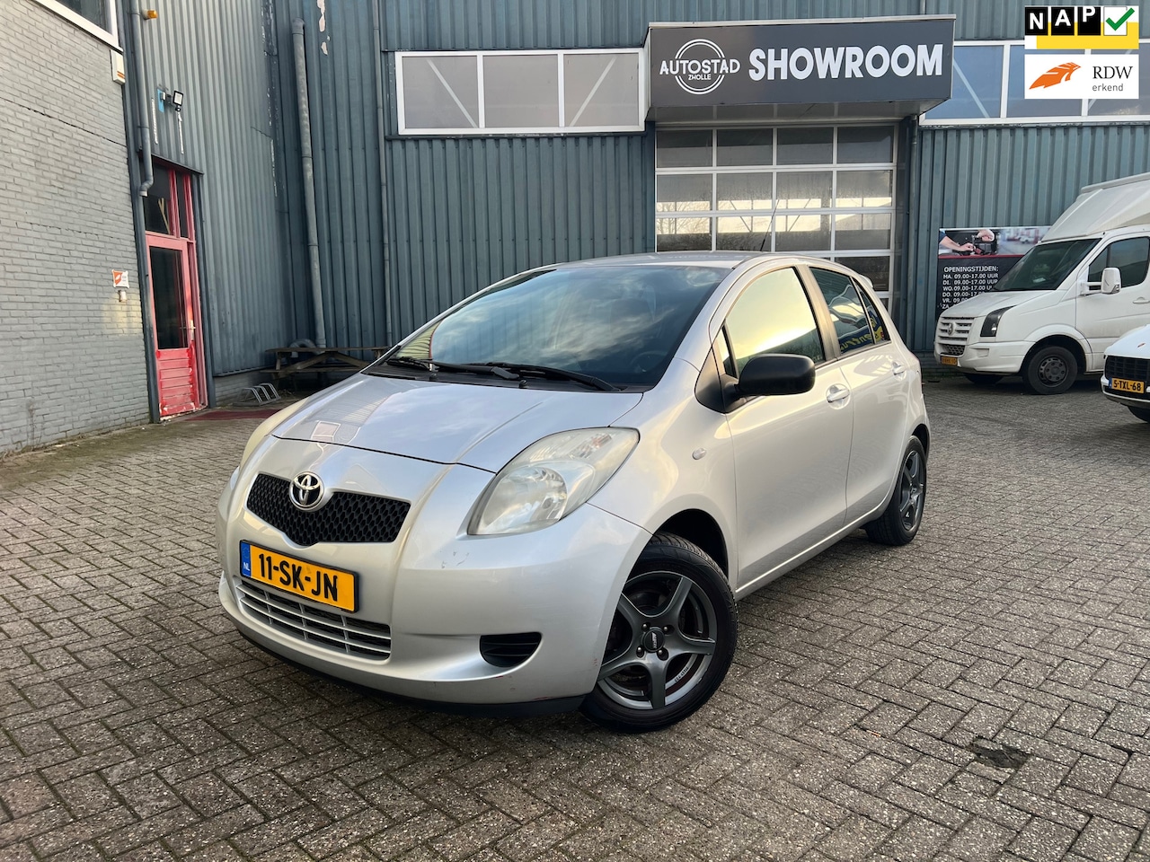 Toyota Yaris - 1.3 VVTi Sol NL-Auto/1ste Eigenaar/APK/Airco/NAP/Trekhaak - AutoWereld.nl