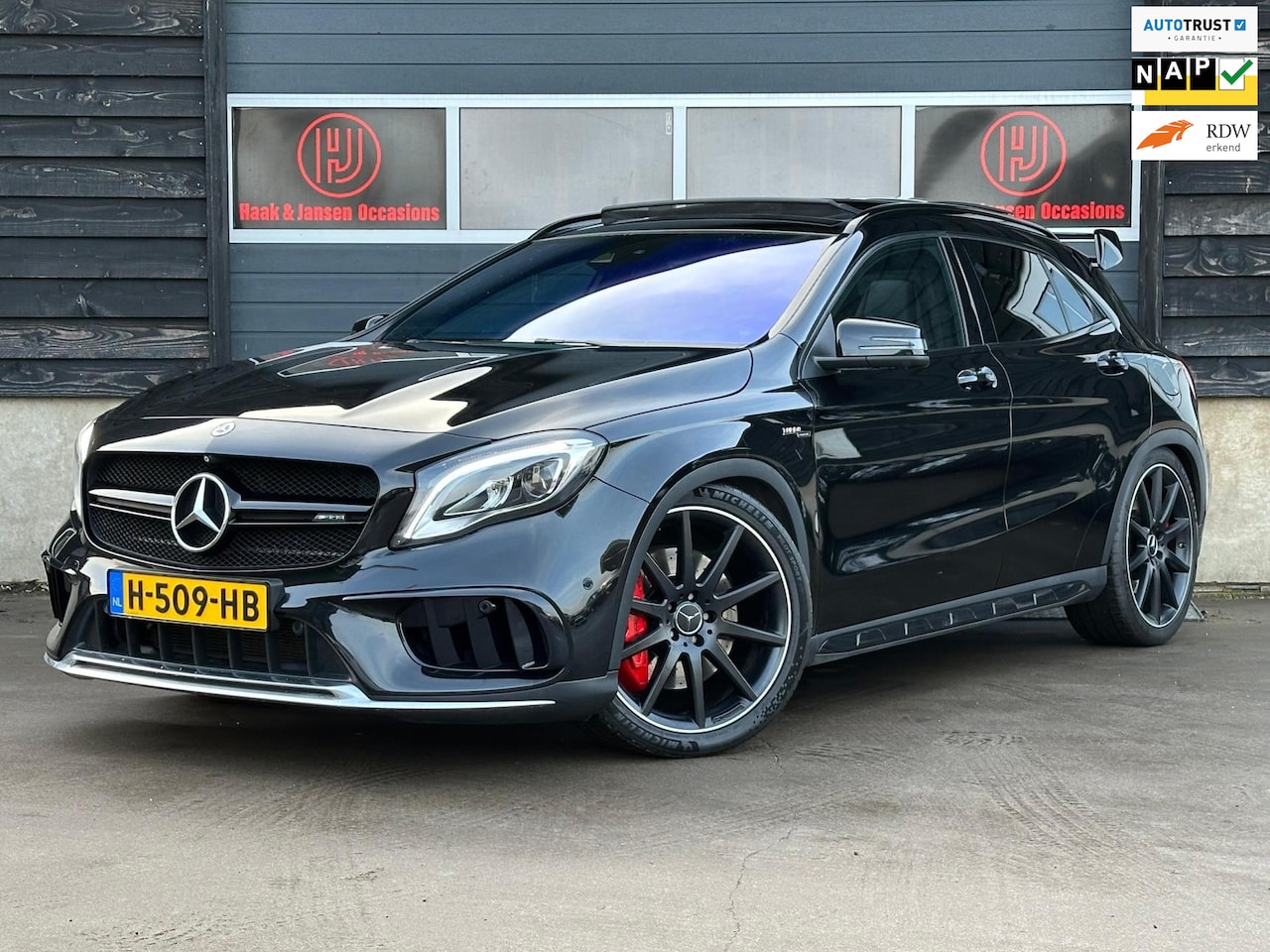 Mercedes-Benz GLA-Klasse - AMG 45 4MATIC Premium Plus Pano - AutoWereld.nl