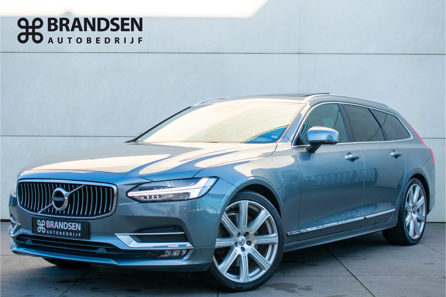 Volvo V90 - 2.0 T5 Inscription Pano - ACC - Standkachel - Head up -  Navi - Trekhaak - AutoWereld.nl