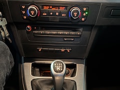 BMW 3-serie Touring - 320i Business Line CARPLAY