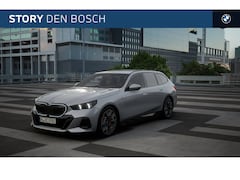 BMW 5-serie Touring - 530e M Sport Automaat / Trekhaak / Adaptieve LED / Stoelventilatie / M Sportonderstel / Pa