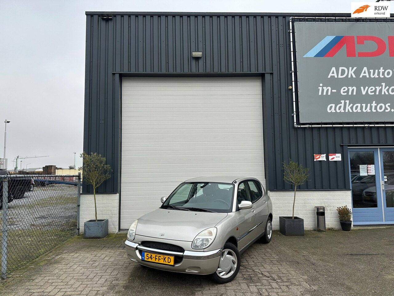 Daihatsu Sirion - 1.0-12V RTi AUTOMAAT/TREKHAAK/ELEK RAMEN/NIEUWE APK - AutoWereld.nl