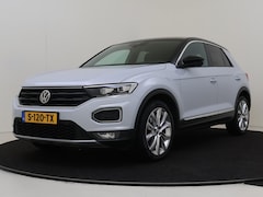 Volkswagen T-Roc - 1.5 TSI Sport | Achteruitrijcamera | Stoel- en stuurwielverwarming | BEATS audio | Navigat