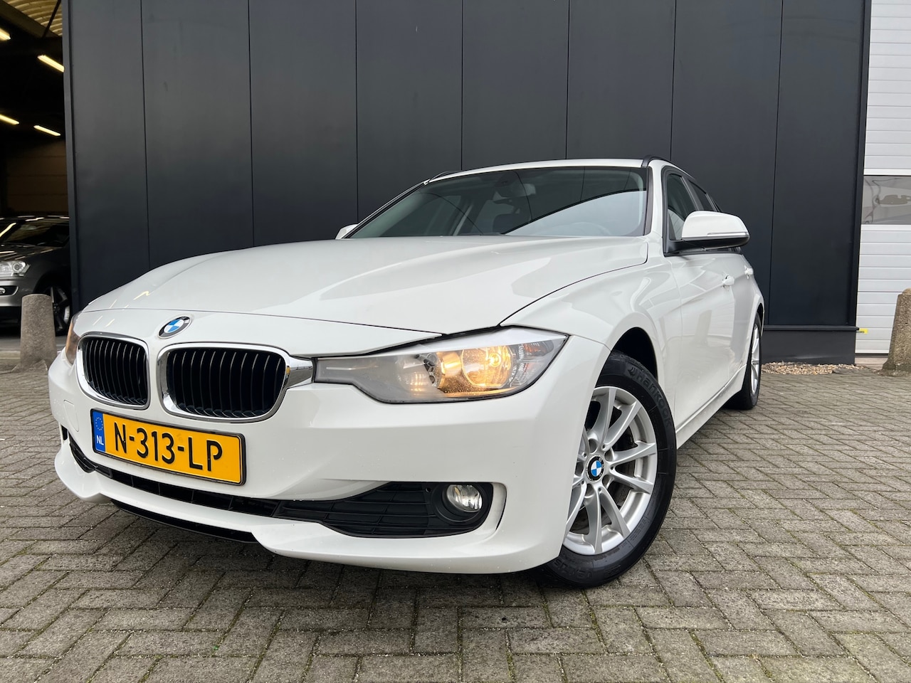 BMW 3-serie Touring - 316i High Exe '13 Navi/Stlverw/ElecKofferkklep/etc - AutoWereld.nl