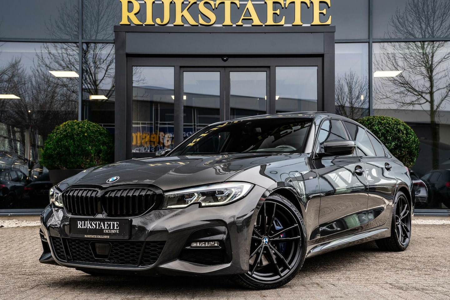 BMW 3-serie - 330i High Executive Edition|PANO|H&K|M-SPORT|ACC - AutoWereld.nl