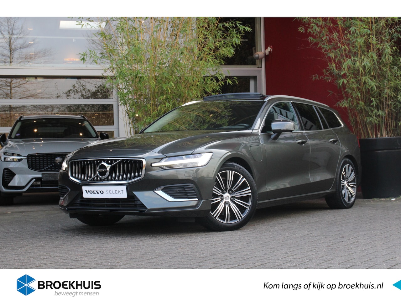 Volvo V60 - 2.0 T8 Recharge AWD Inscription| Trekhaak | Adaptive Cruise| Panoramadak| - AutoWereld.nl