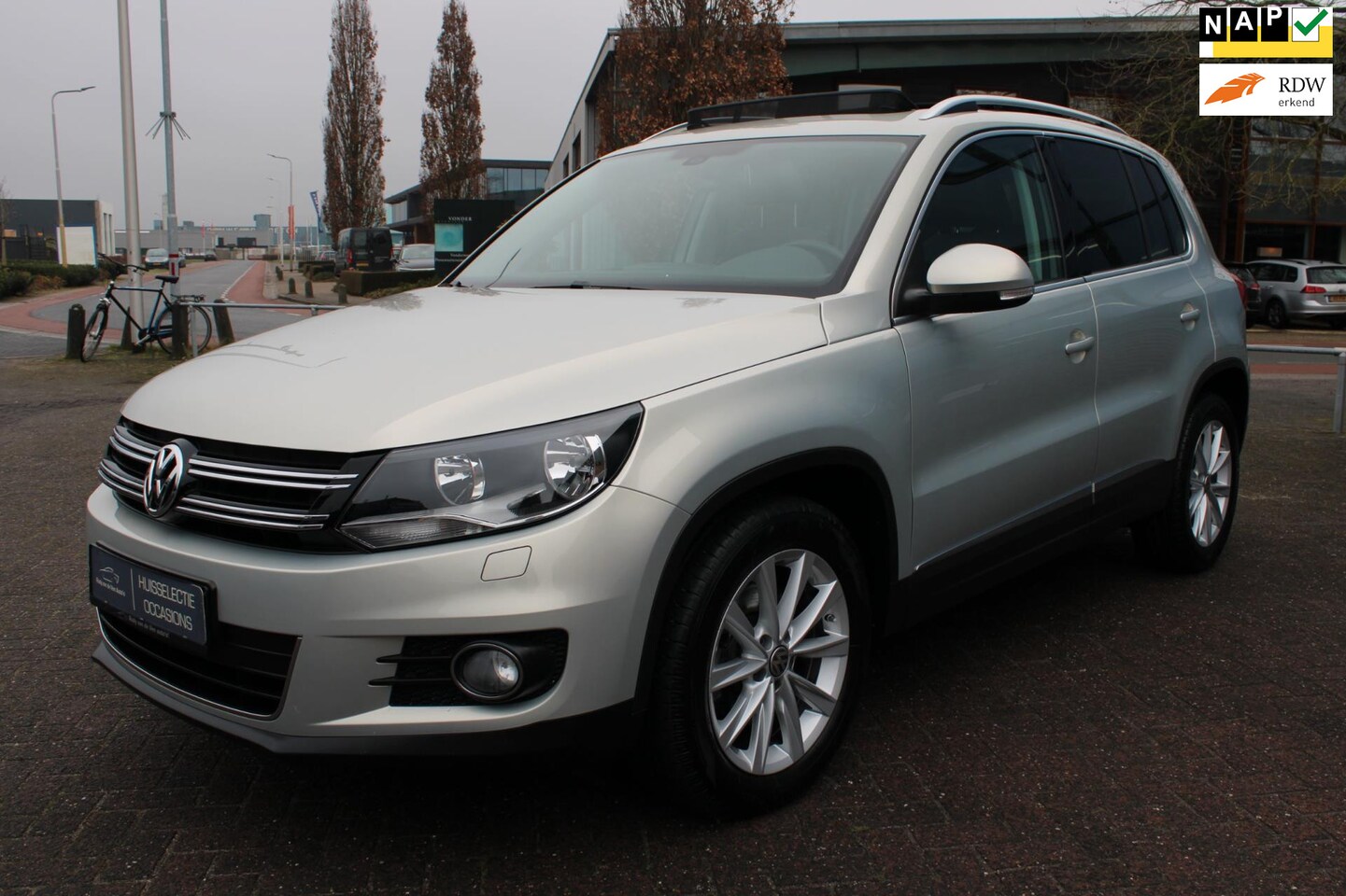 Volkswagen Tiguan - 1.4 TSI 4Motion Sport&Style Trekhaak Schuifdak - AutoWereld.nl