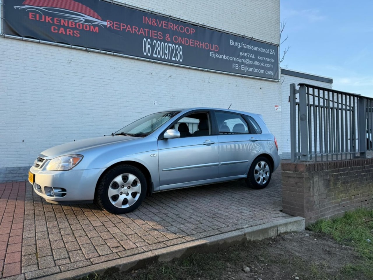 Kia Cerato - 1.6-16V LX 1.6-16V LX - AutoWereld.nl