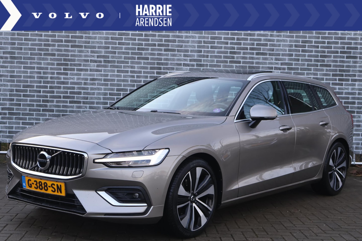 Volvo V60 - 2.0 T4 Inscription | Panoramadak | Head-up Display | Dodehoek Assistent | Stoelverwarming - AutoWereld.nl