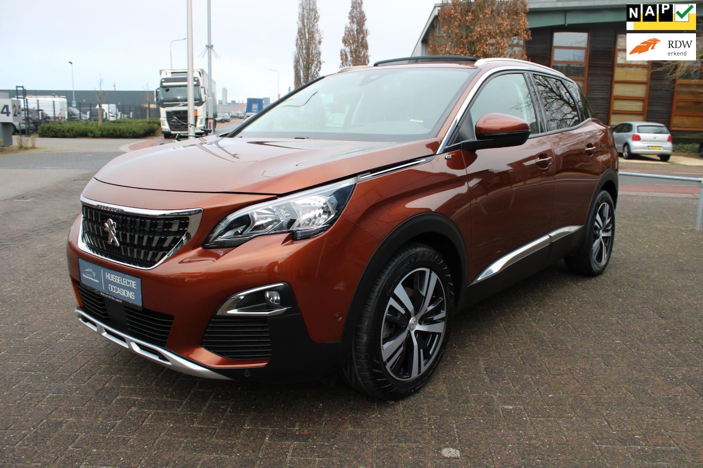 Peugeot 3008 - 1.2 PureTech GT Line NIEUWE DISTRIBUTIERIEM TREKHAAK - AutoWereld.nl