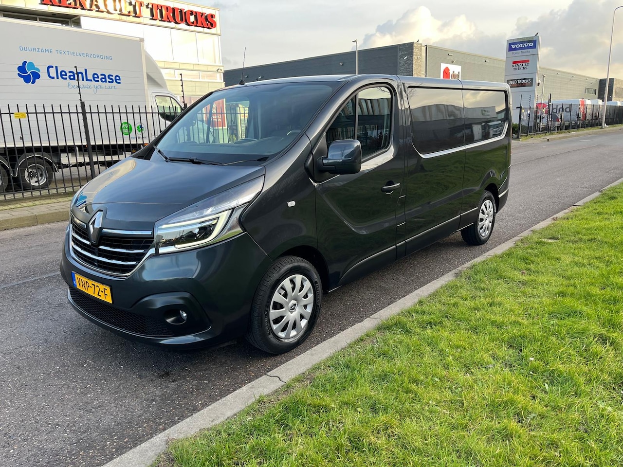 Renault Trafic - 2.0 DCI, L2 H1, 145 pk, Comfort, Airco, Nav, !!! 45.000 km - AutoWereld.nl