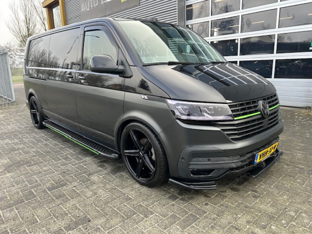 Volkswagen Transporter - 2.0 TDI L2H3 30 Bulli Automaat 64795 km !! - AutoWereld.nl