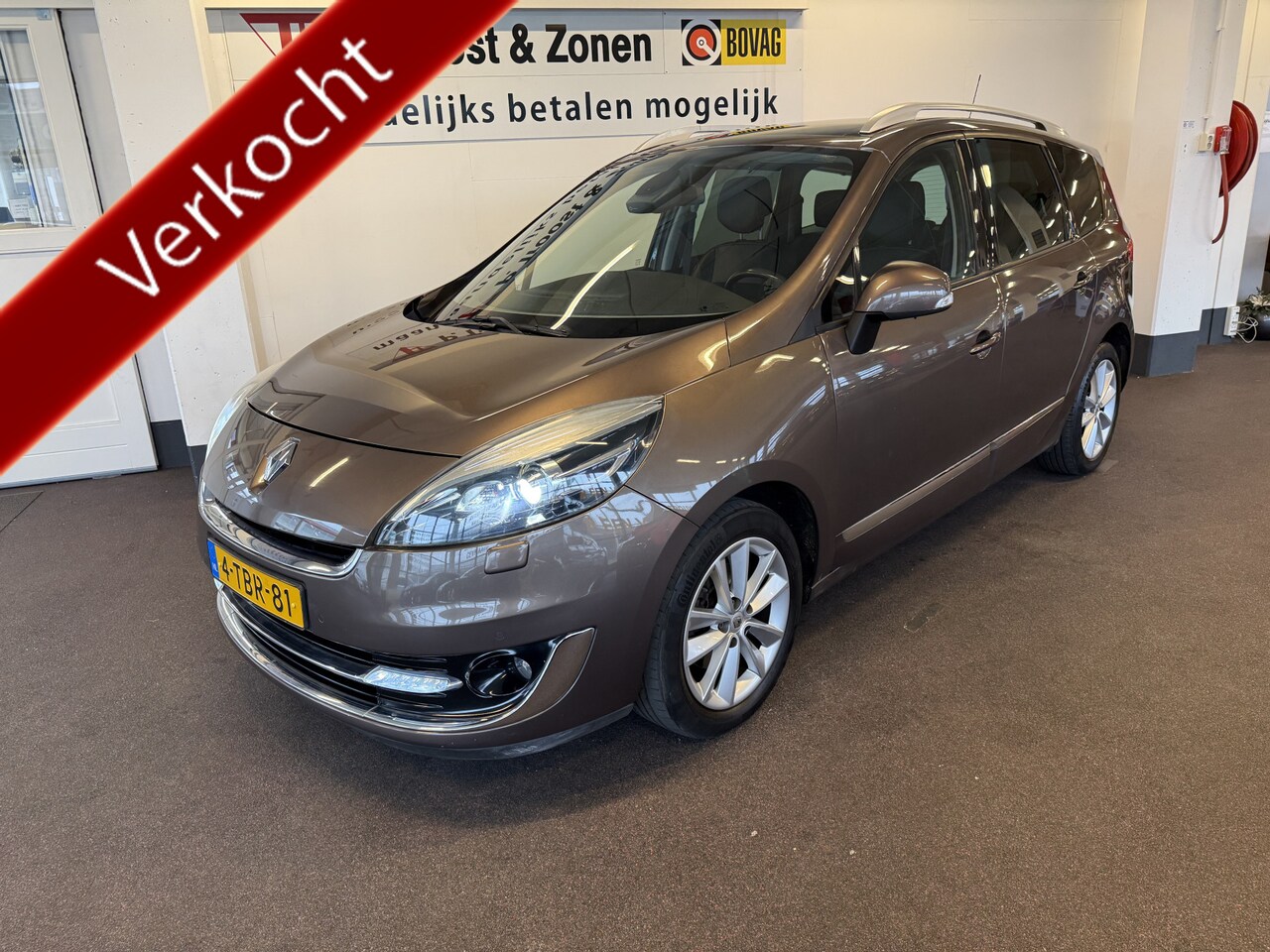 Renault Grand Scénic - 2.0 Privilege 7 persoons. Automaat | Panoramadak | Achteruitrijcamera | Navigatie | Cruise - AutoWereld.nl