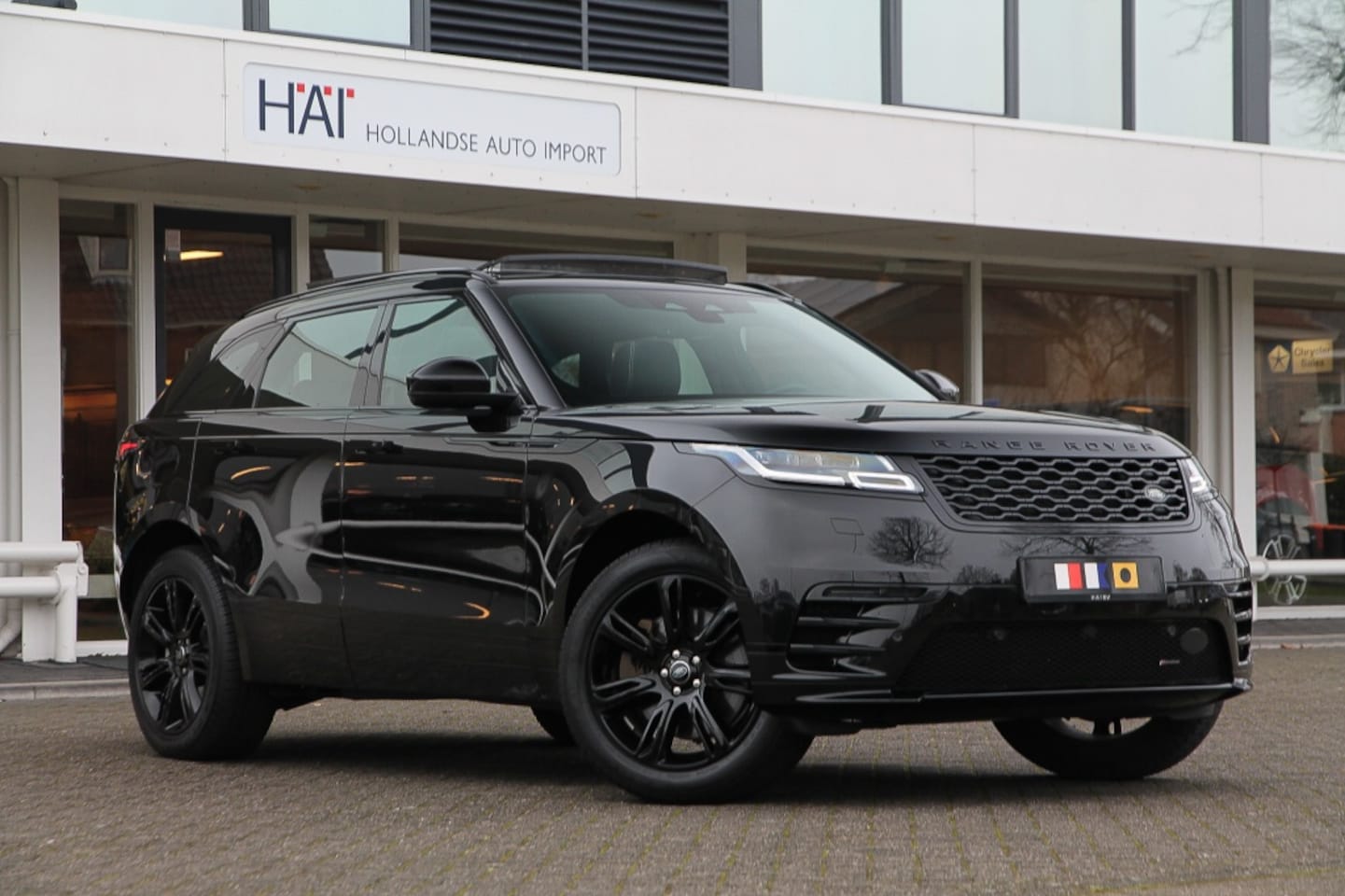 Land Rover Range Rover Velar - 2.0 P400e R-Dynamic SE I Pano I Black-pack - AutoWereld.nl