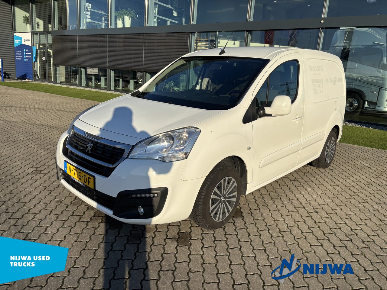 Peugeot Partner - Navigatie + Parkeersensoren - AutoWereld.nl