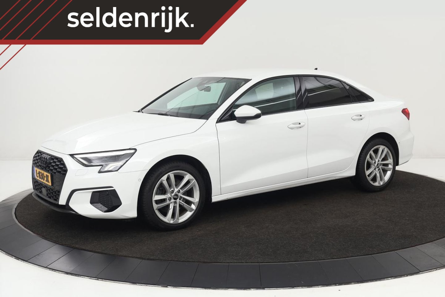 Audi A3 - 30 TFSI Business Edition | Carplay | Stoelverwarming | Bang & Olufsen | Park Assist | Keyl - AutoWereld.nl