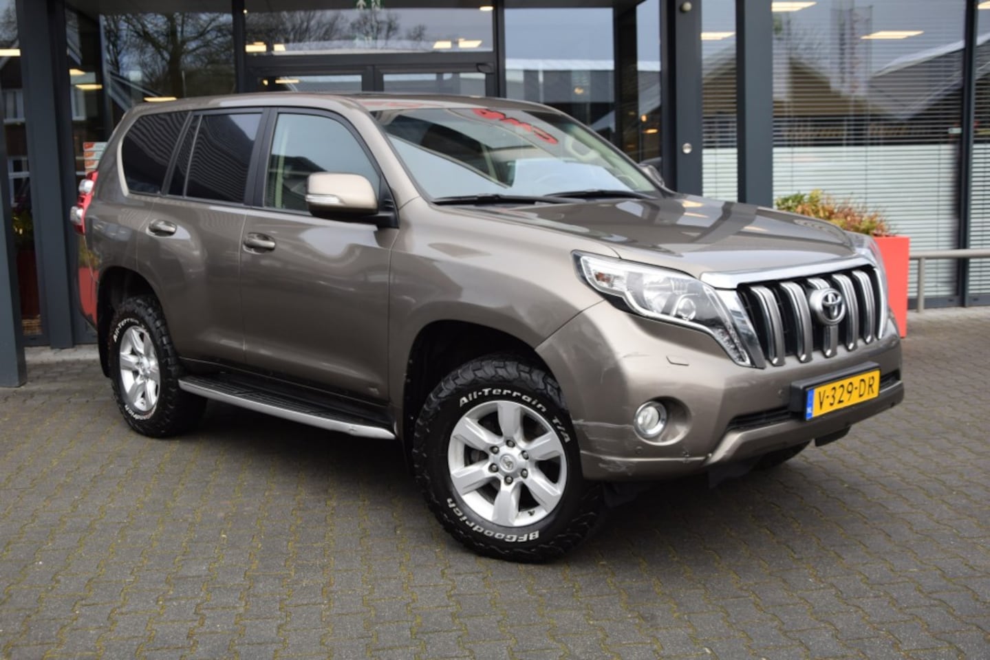 Toyota Land Cruiser 150 - 2.8 D-4D 5DRS LEGEND A/T VAN - AutoWereld.nl