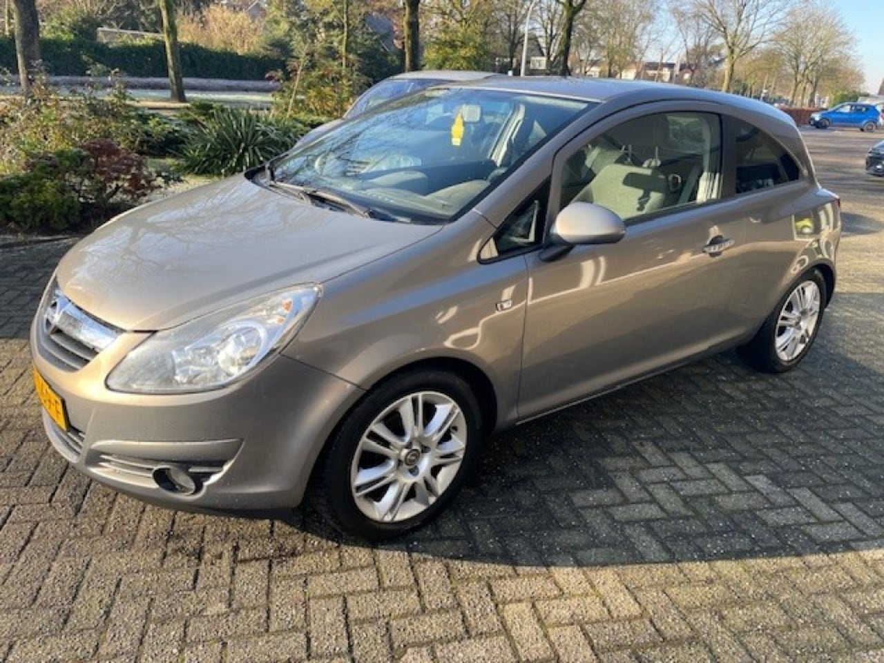 Opel Corsa - 1.0-12V EXPORT /Airco / Cruise / Navi / Verw.Stoelen + Stuur - AutoWereld.nl