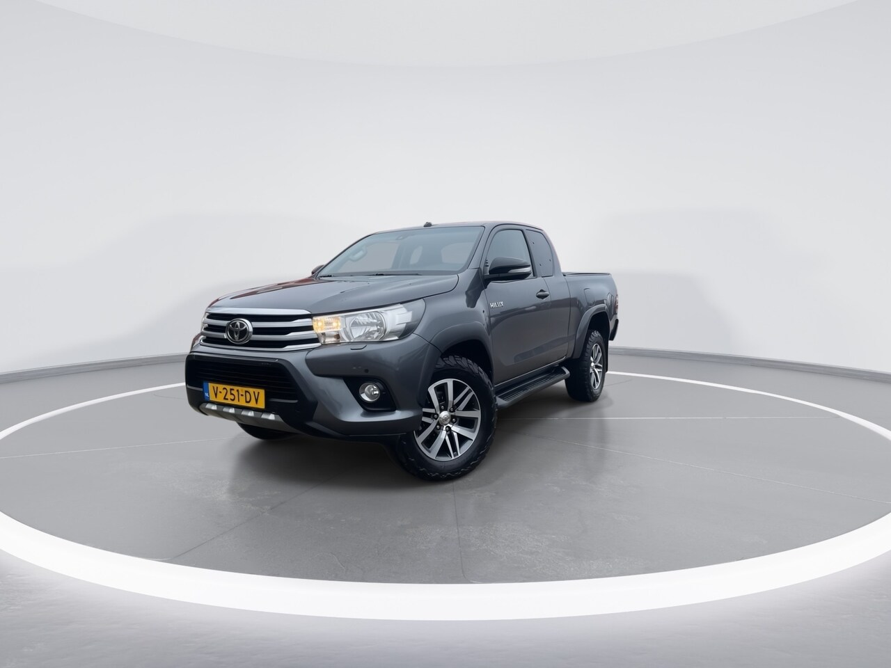 Toyota HiLux - 2.4 D-4D-F Xtra Cab Professional |NAVI|CAMERA|CRUISE CTRL|TREKHAAK - AutoWereld.nl