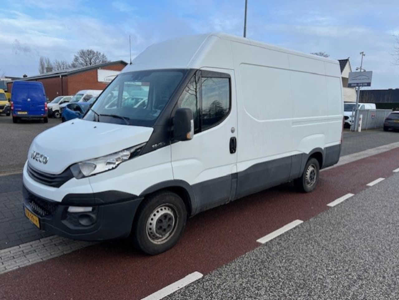 Iveco Daily - 35S12 2.3D 352 L2H2 AIRCO KLIMA 3.5T AHK!! EURO6 - AutoWereld.nl